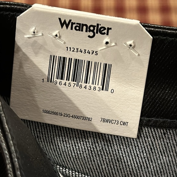 Woman’s NWTs Wrangler Black Leather Walker High Rise Slim Jeans - Picture 7 of 12